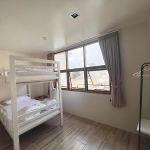 Kleine Kamer met Twee Aparte Bedden